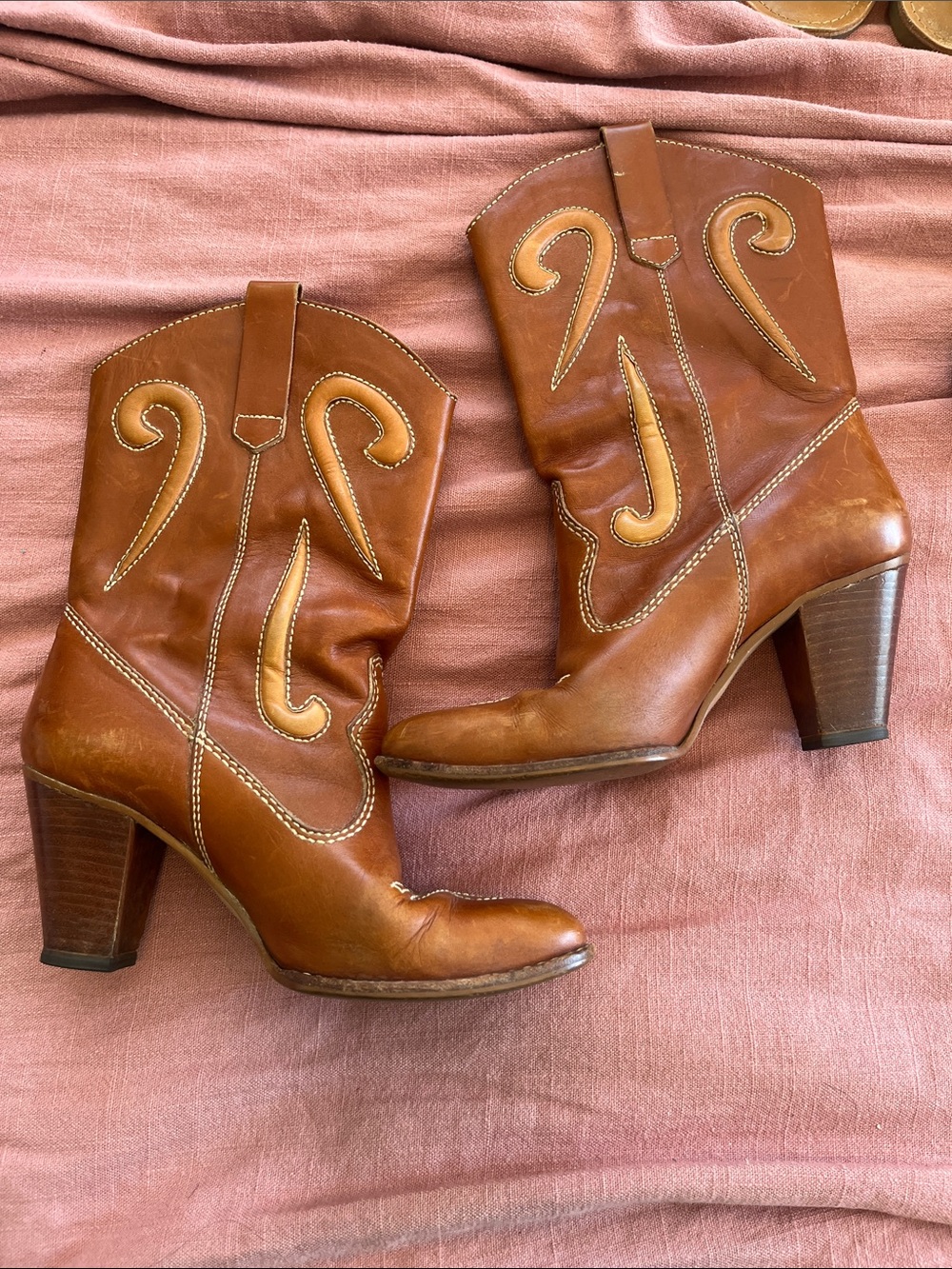 Vintage Women's Brown Leather Western Heel Boots - Classic Pull-On Style